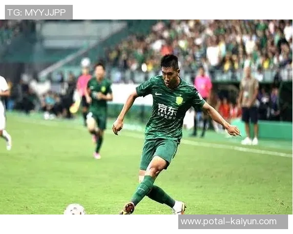 国安迎战杜伊斯堡全力争胜期待精彩对决展现球队实力与战术配合