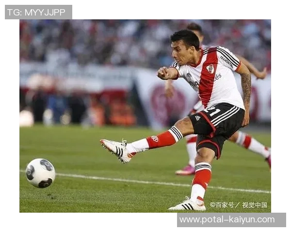 帕特罗纳图与图库曼的激烈对决揭示足球战术的精彩与魅力 帕特罗纳图与图库曼的激烈对决揭示足球战术的精彩与魅力